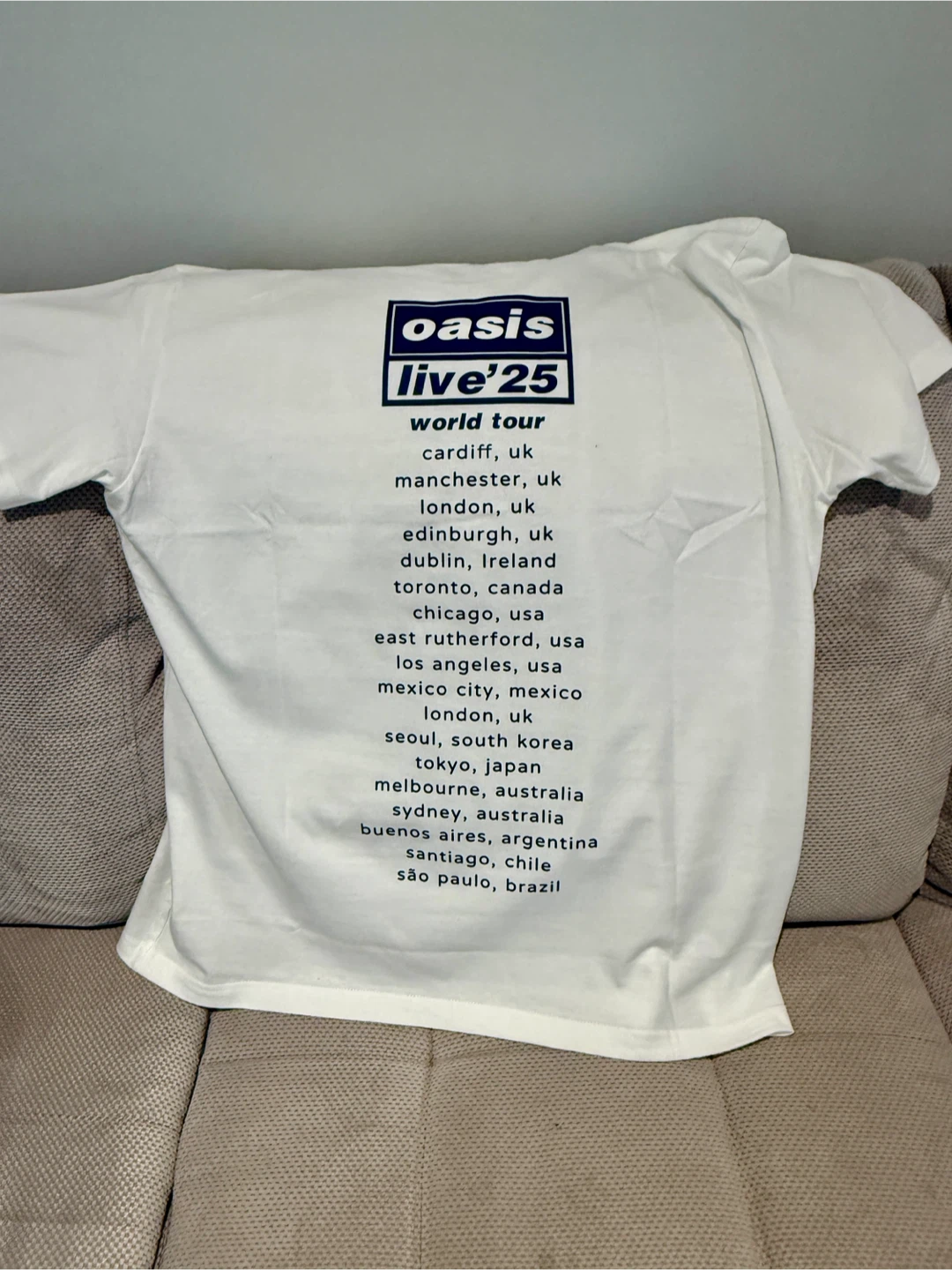 Oasis Live '25 LARGE World Tour T-Shirt - photo 2