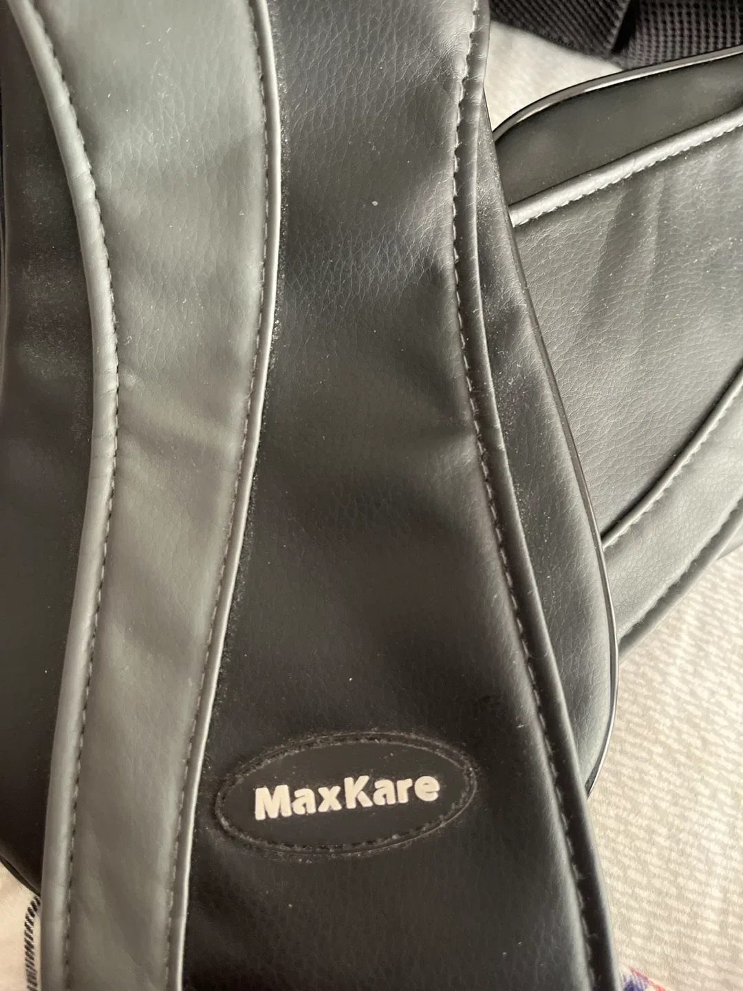 MaxKare Neck and Shoulder Massager image indicator(2)