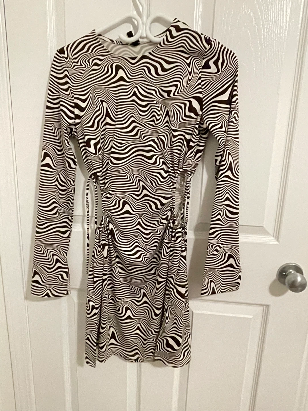 H&M Patterned Dress - Size M - photo 2