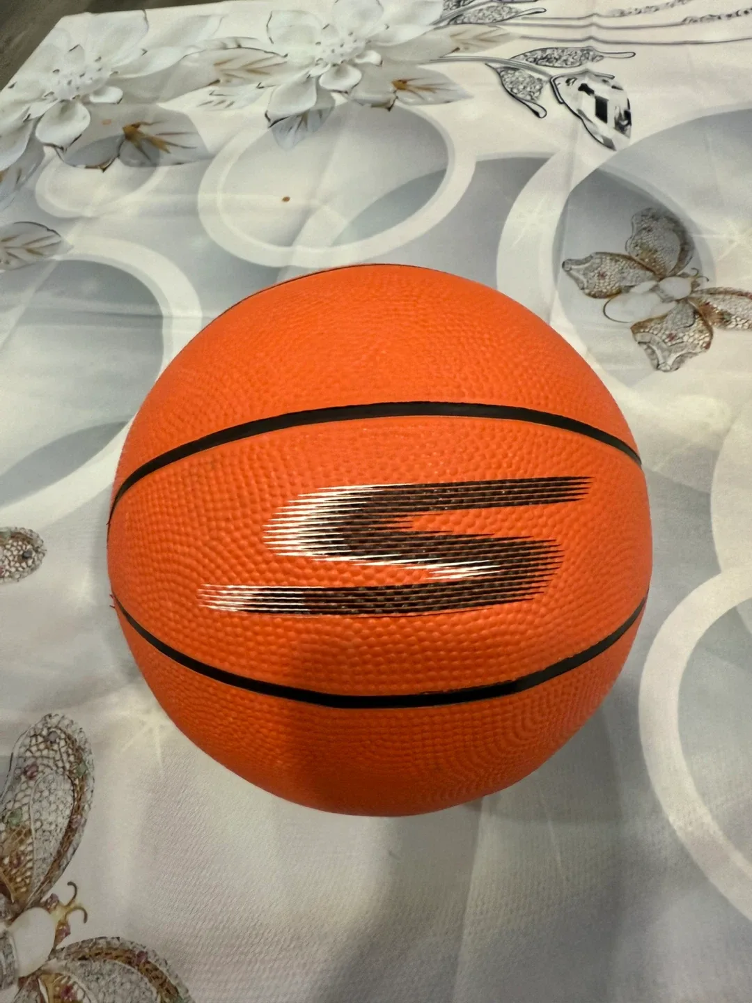 Spalding Orange Basketball image indicator(3)