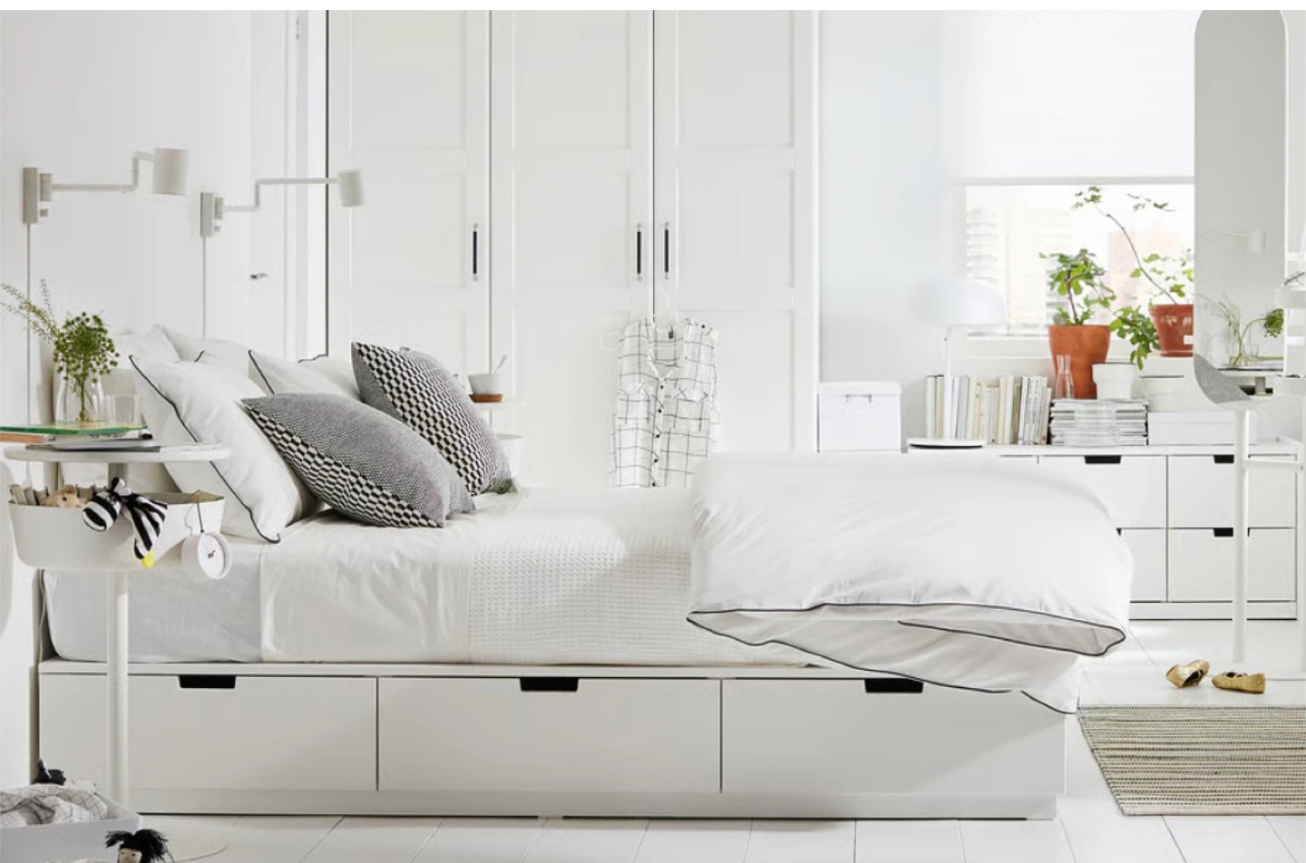 IKEA Malm Bed Frame with 6 Drawers - Queen Size - photo 3