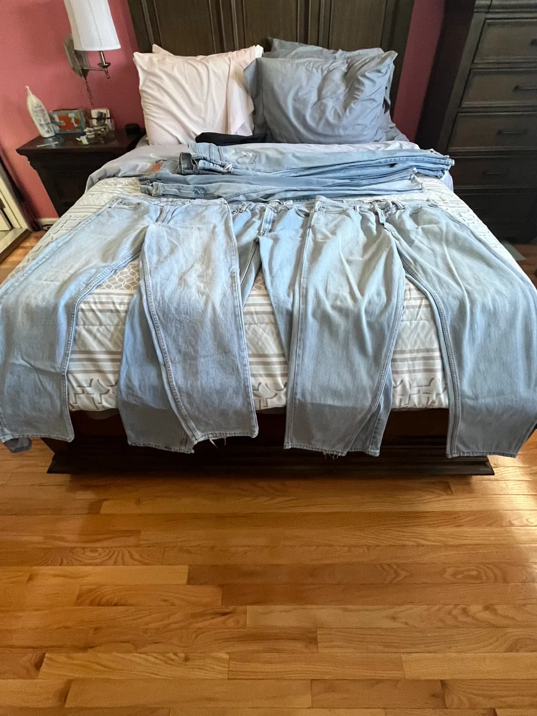 Levi Jeans image indicator(2)