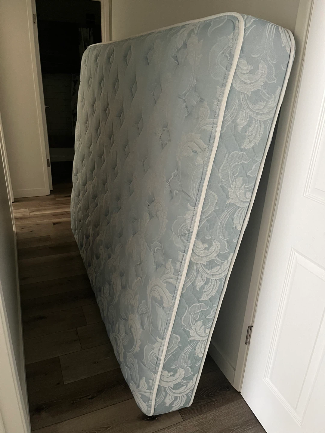 Sear-O-Pedic queen Mattress - photo 5