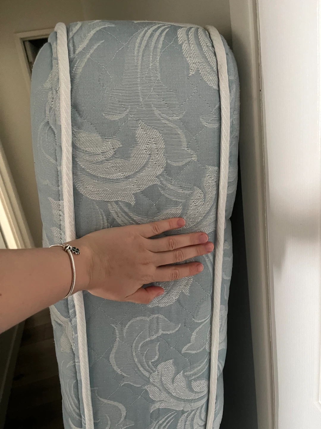 Sear-O-Pedic queen Mattress - photo 4