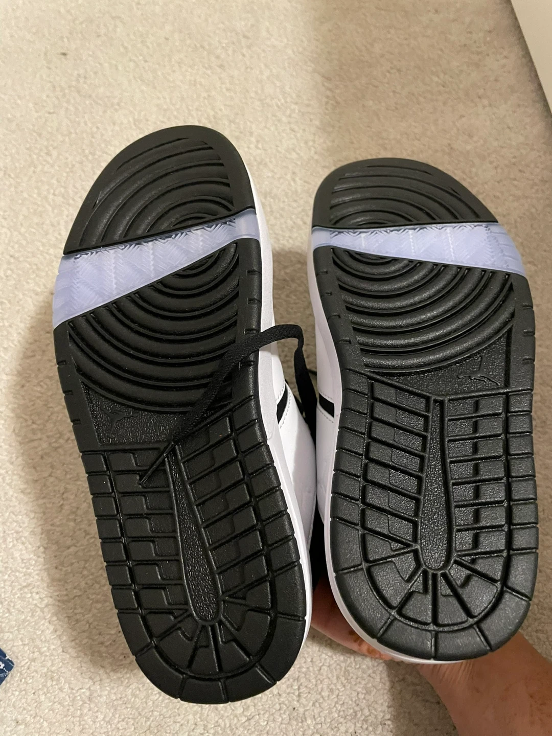 Jordan 1 Low Alt (GS) Black/White - photo 4