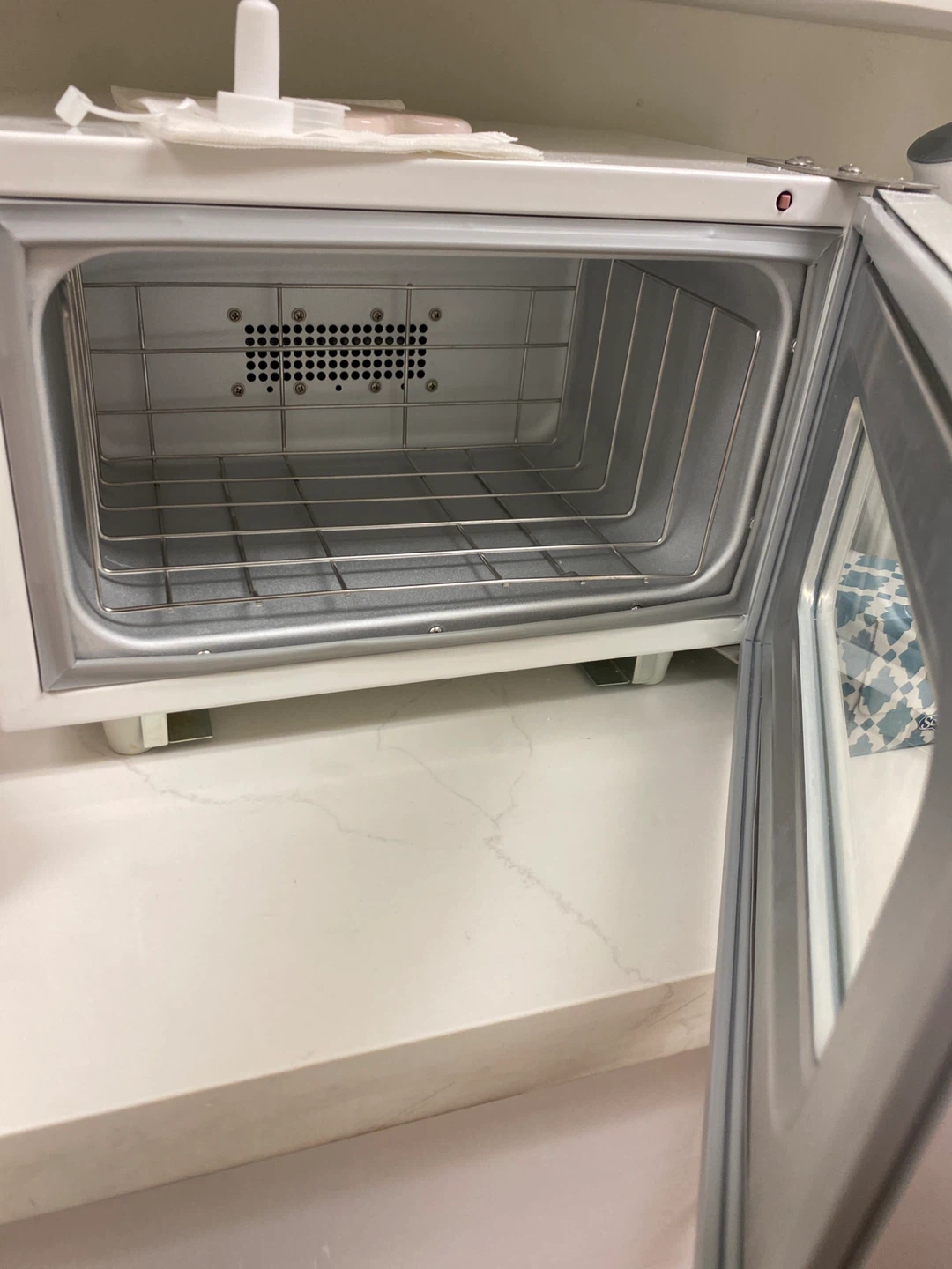 Hot Towel Cabinet - photo 2