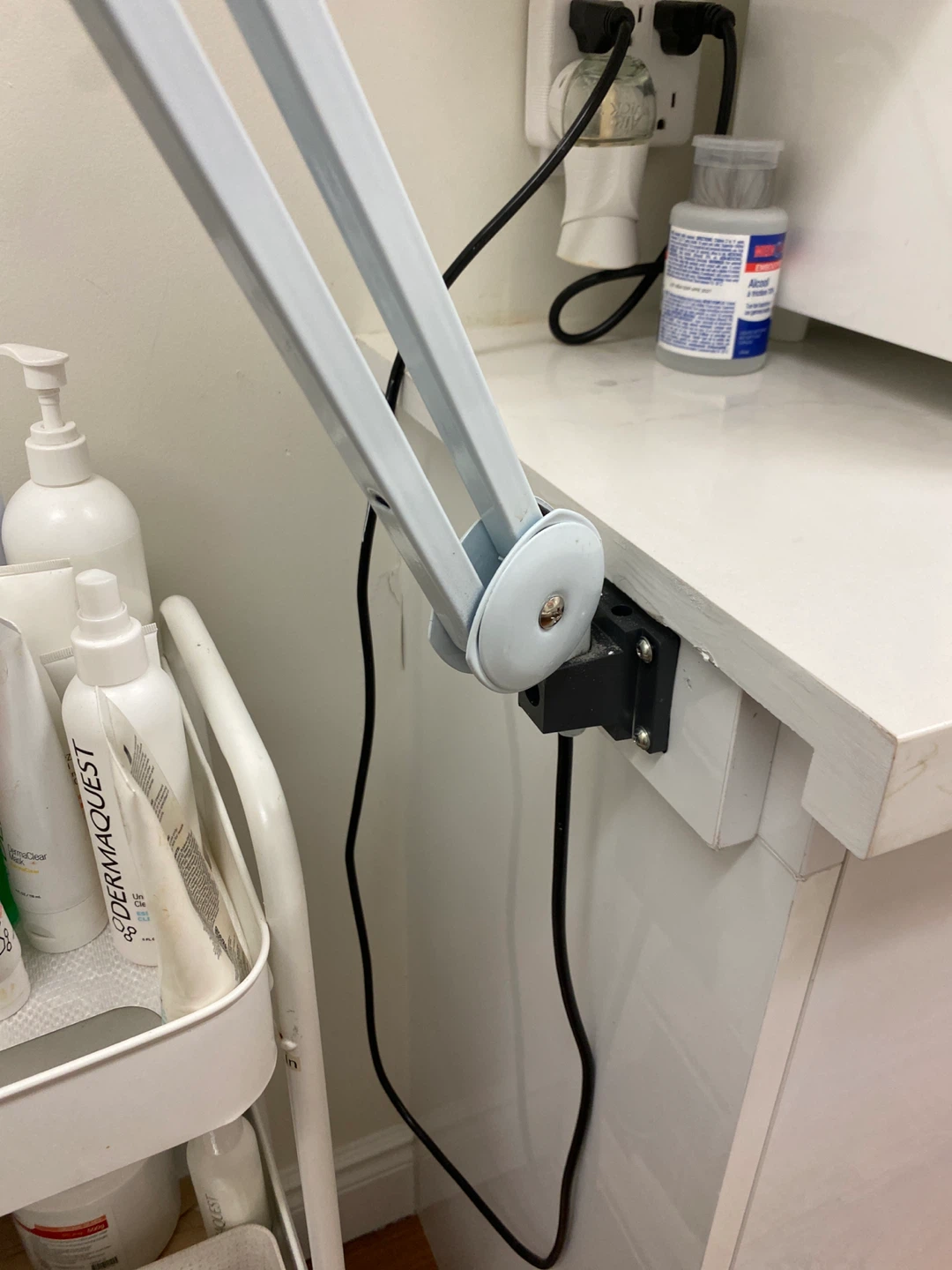 Magnifying Lamp - Adjustable Task Lighting - photo 2