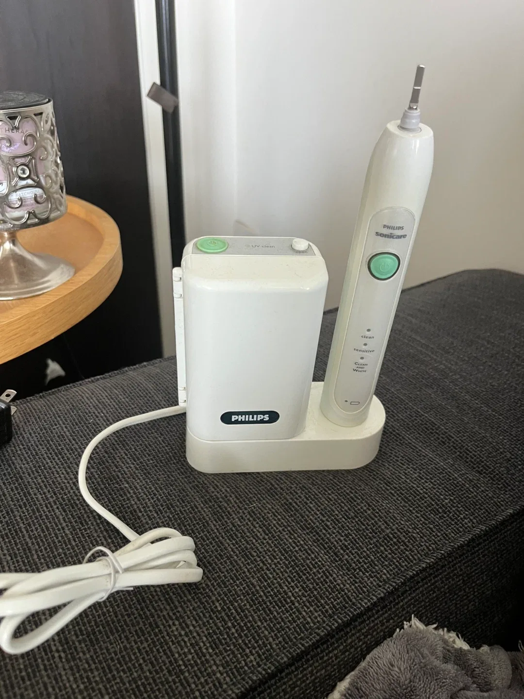 Philips Sonicare Toothbrush with UV Sanitizer 🥕 thumbnail