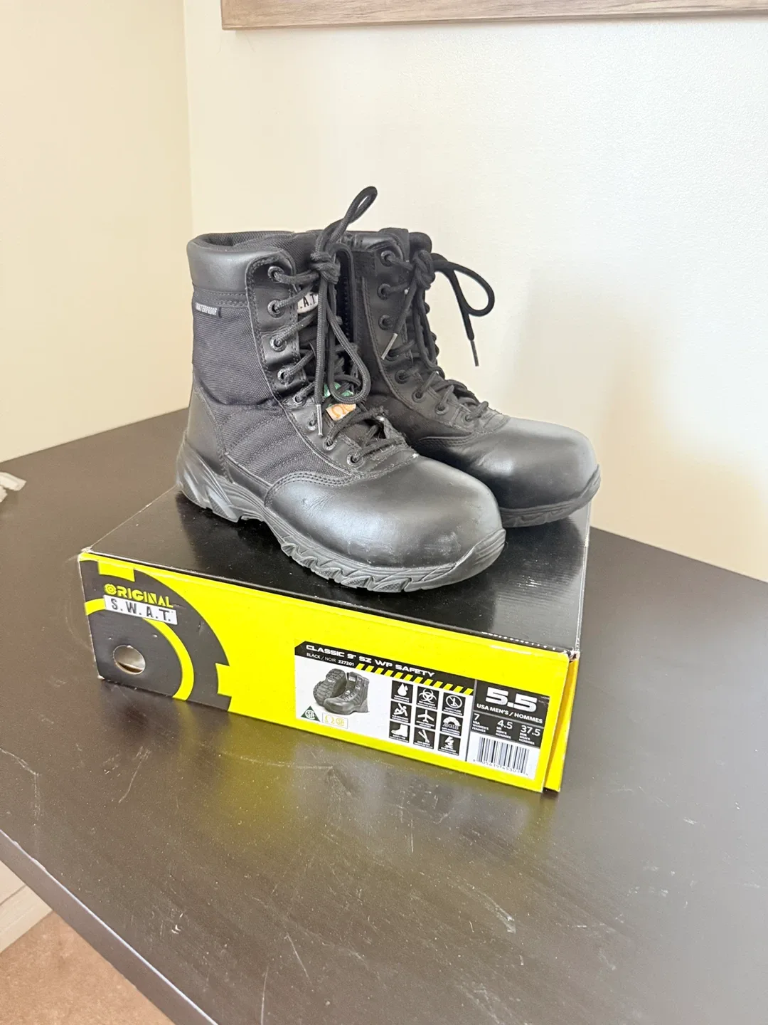Original S.W.A.T. Classic 9" Safety Boots - Size 5.5 thumbnail