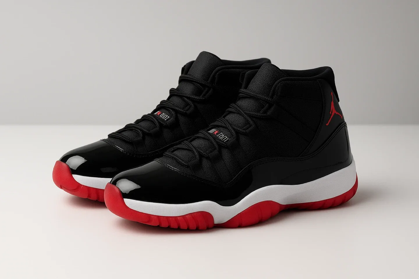 Nike Air Jordan 11 Retro Bred thumbnail