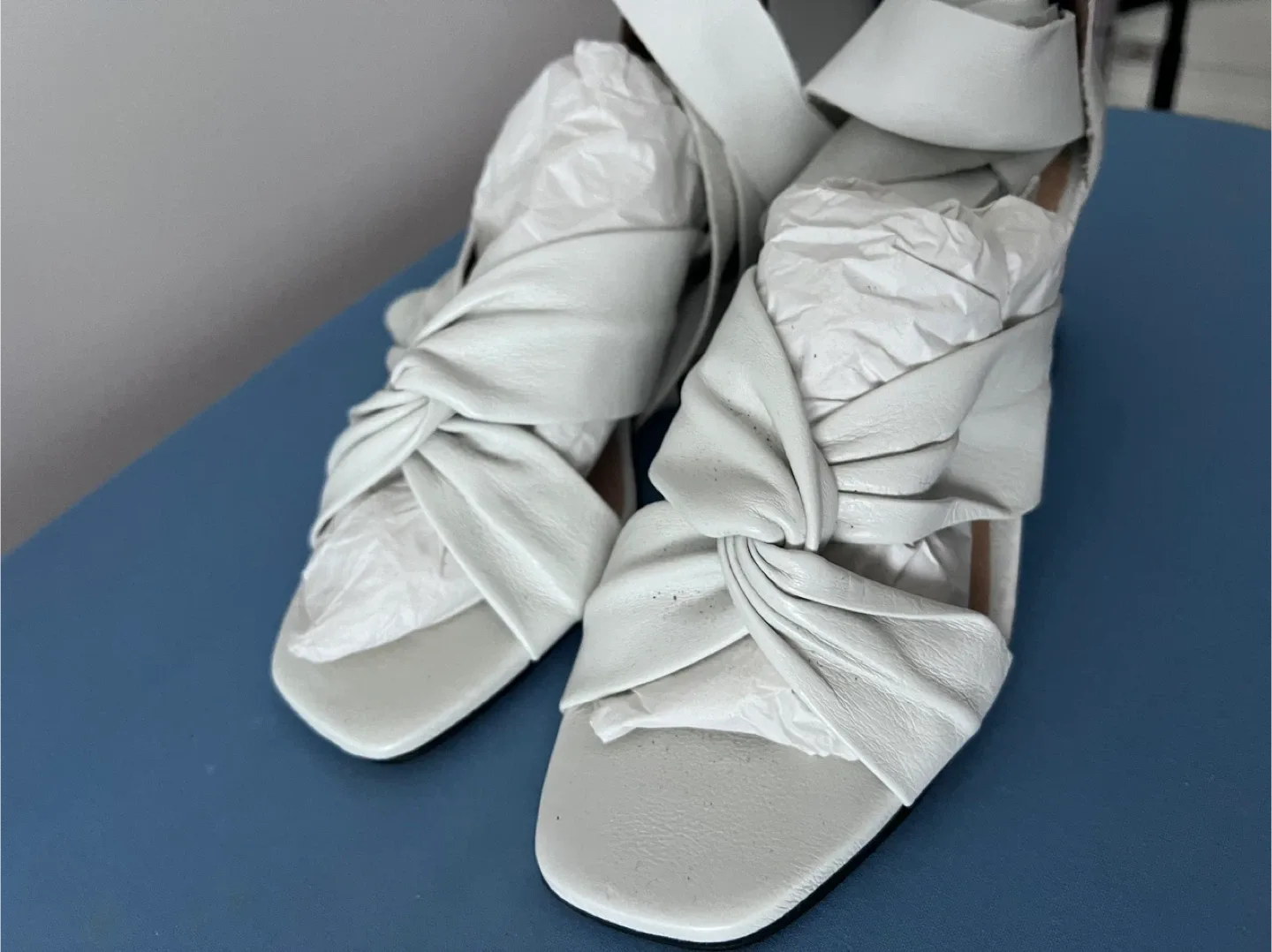 White Leather Knot Heeled Sandals - Size 8 thumbnail