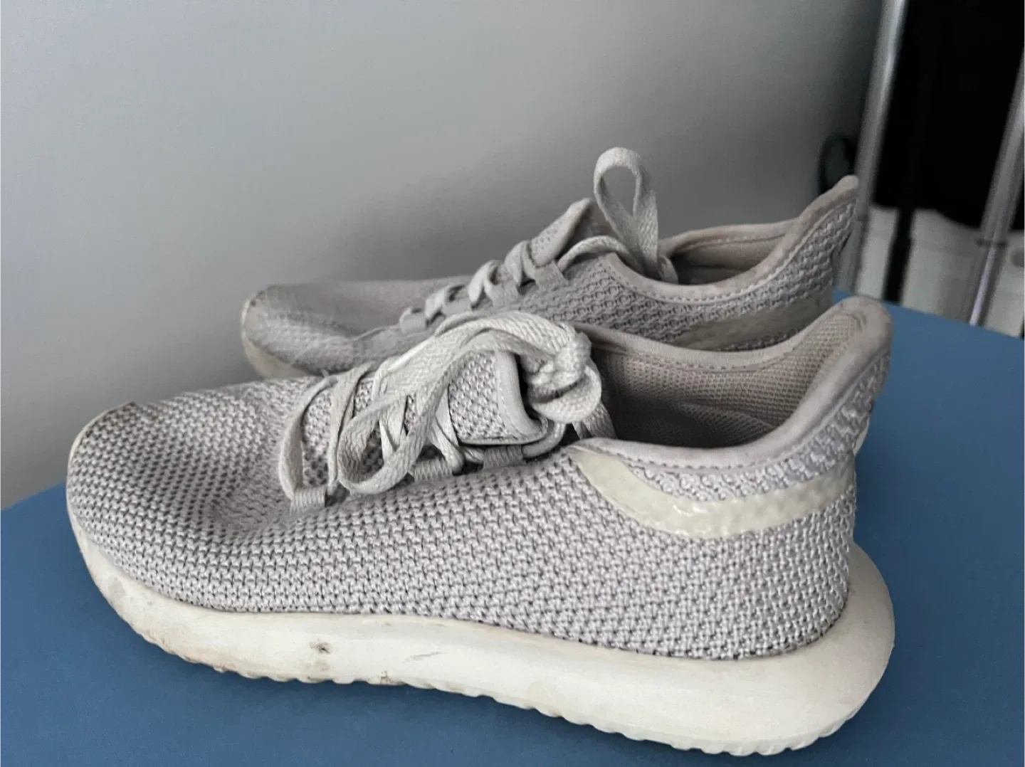 Adidas - Size 8 thumbnail