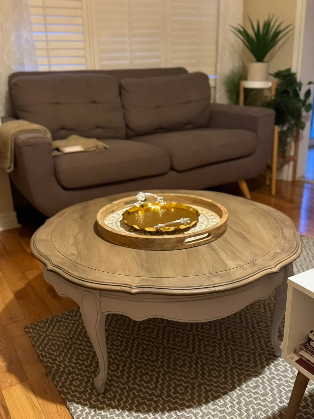 Round Coffee Table - Wood & Painted Finish image indicator(5)