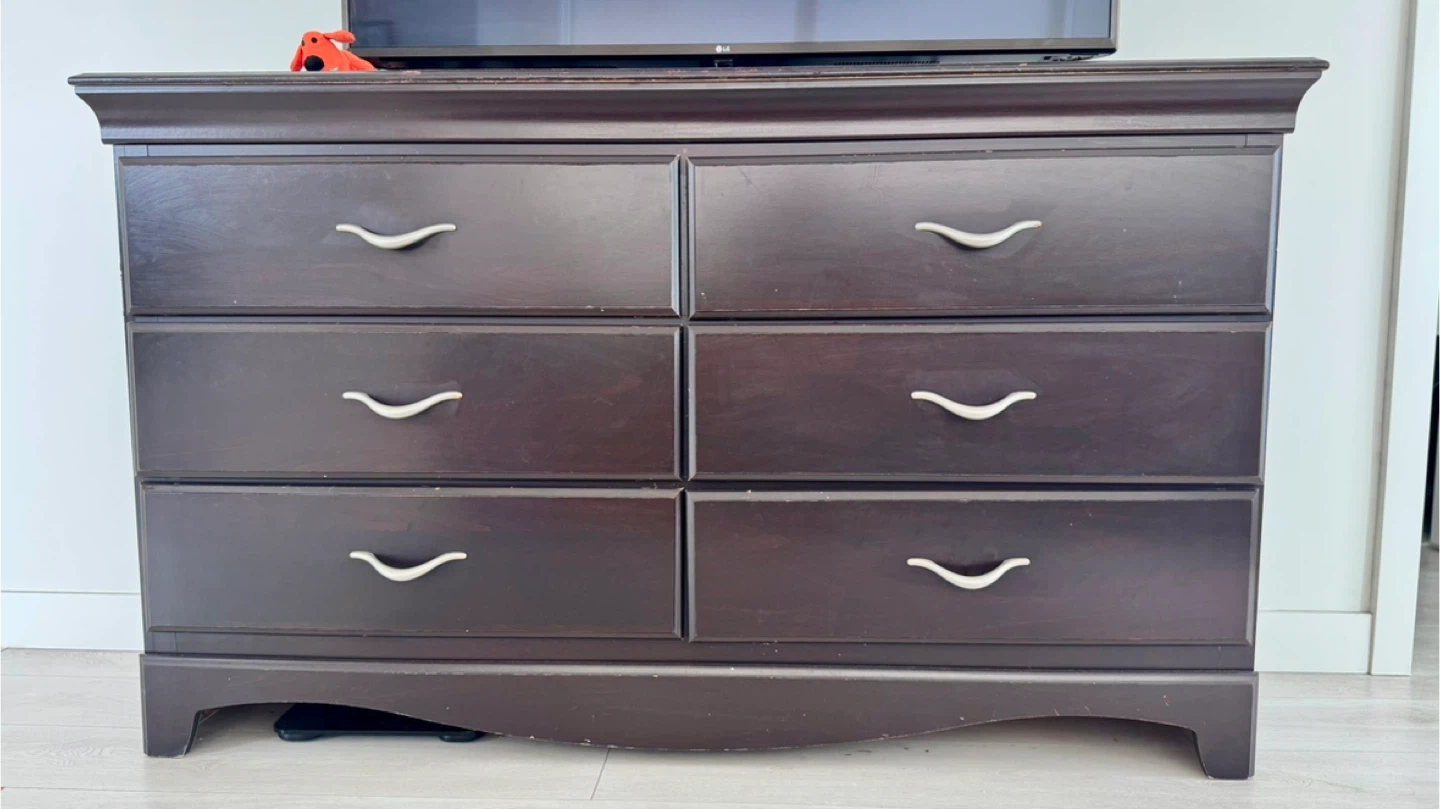 LG TV and Dresser - photo 2