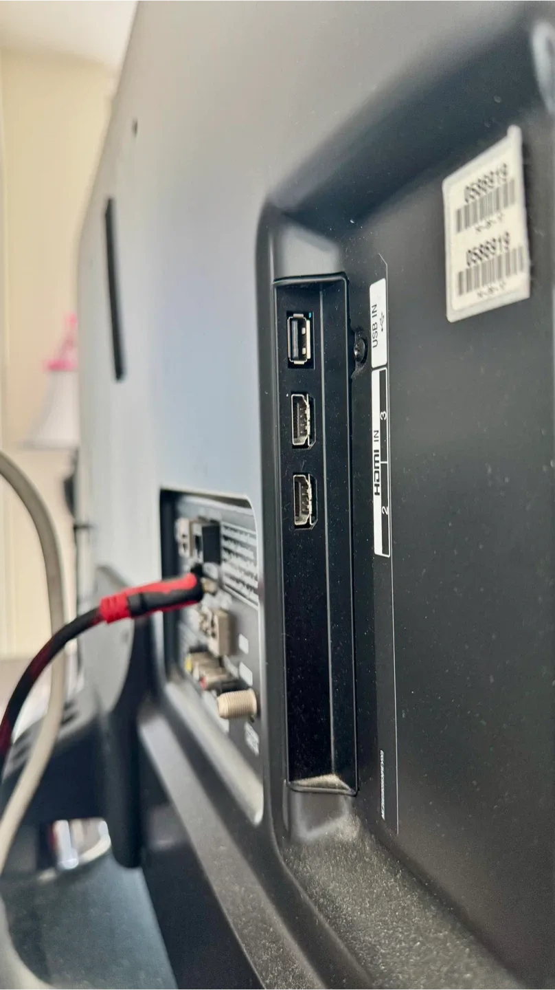 LG TV and Dresser image indicator(5)