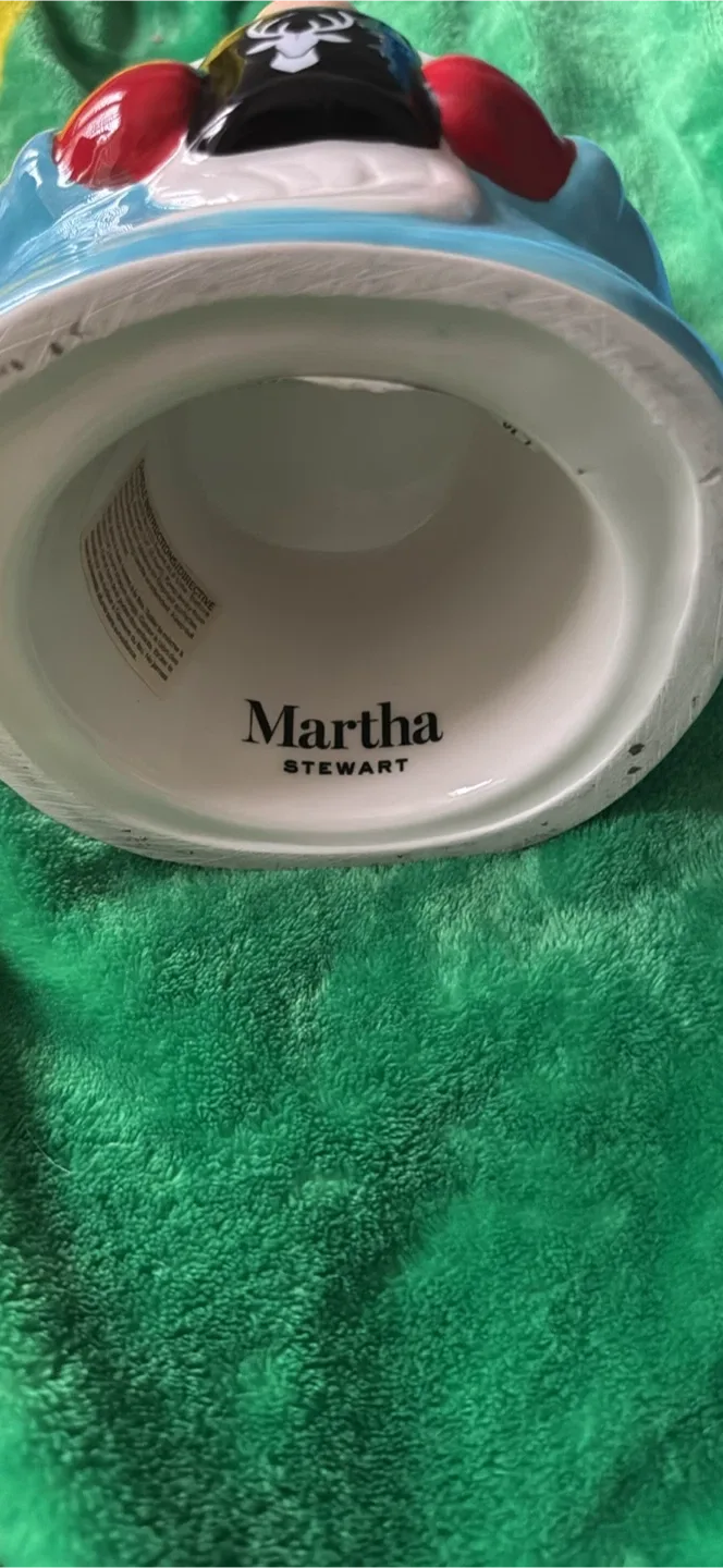 Martha Stewart Gnome Candle BRAND NEW image indicator(3)