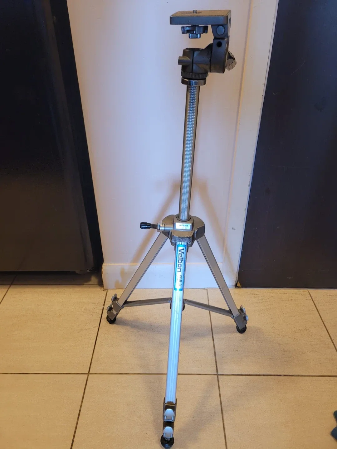 Velbon VGB-3 Tripod thumbnail