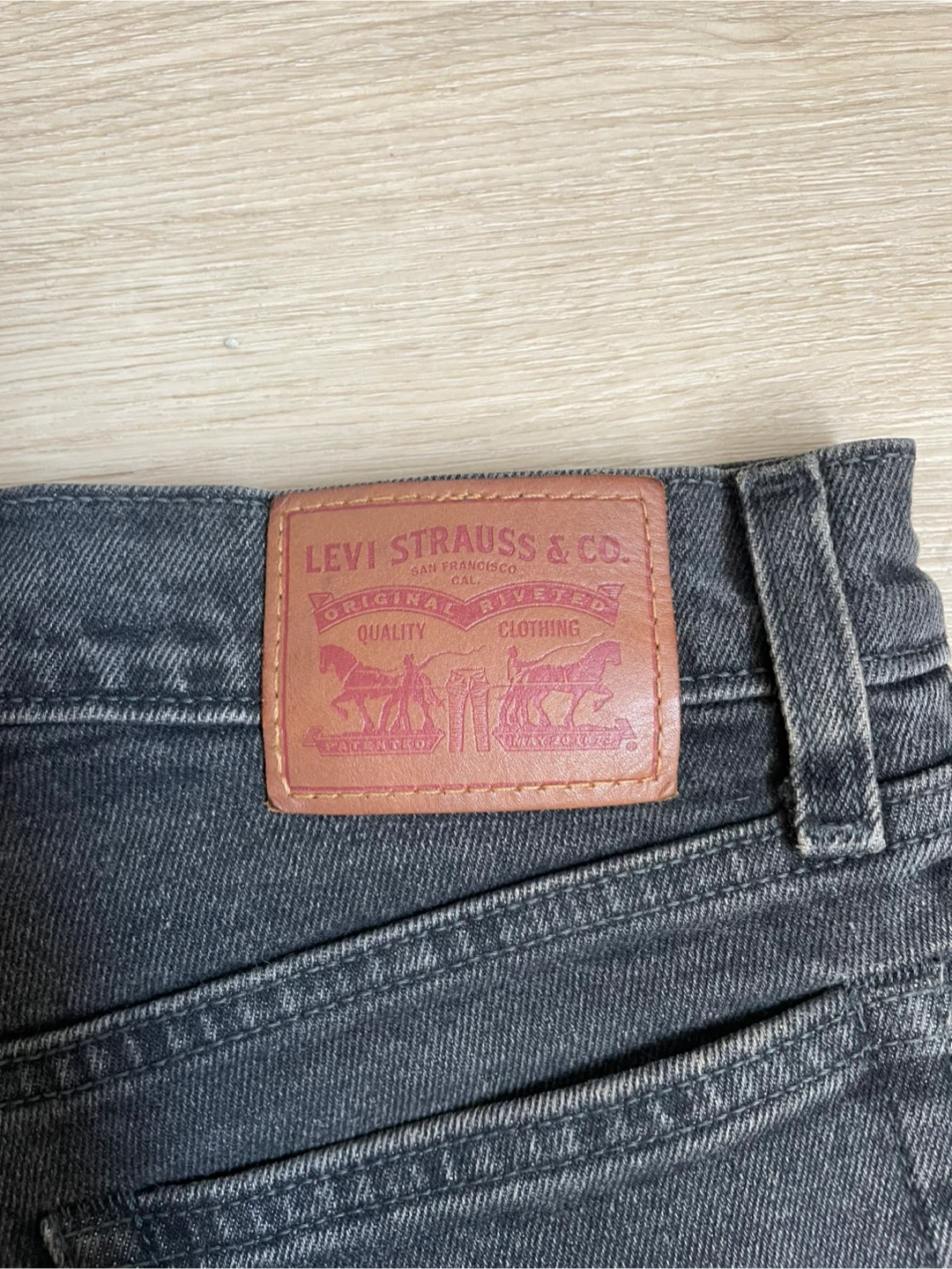 Levi's Black Denim Shorts - size 25 - photo 5