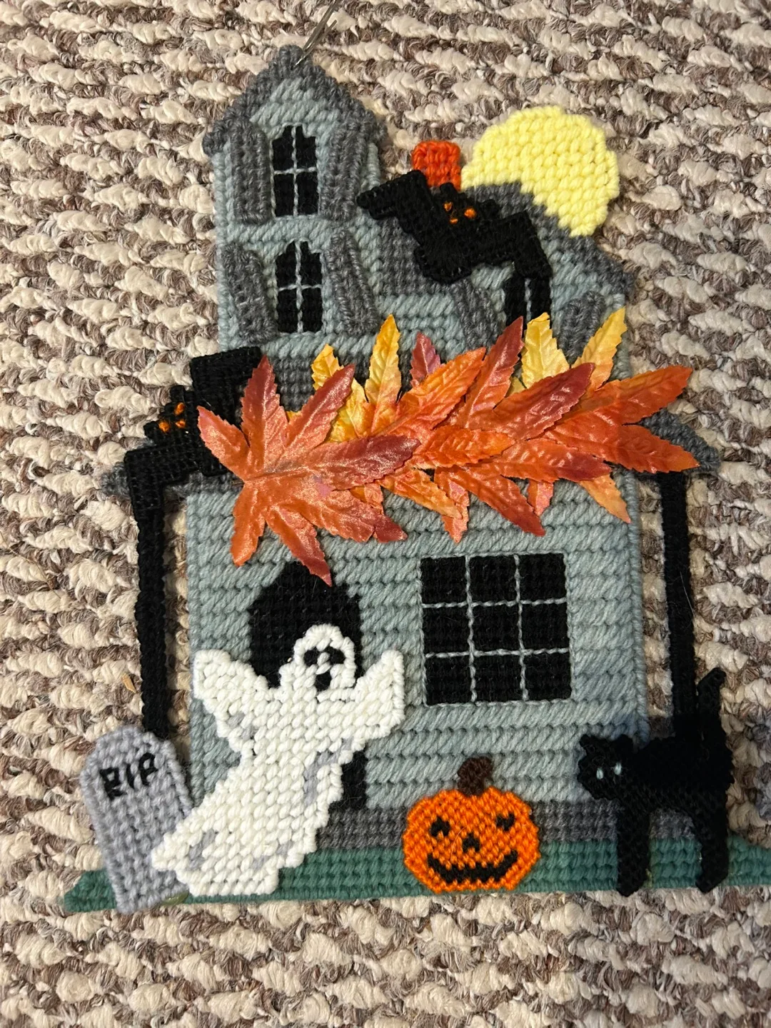 Handmade Halloween Decorations image indicator(2)