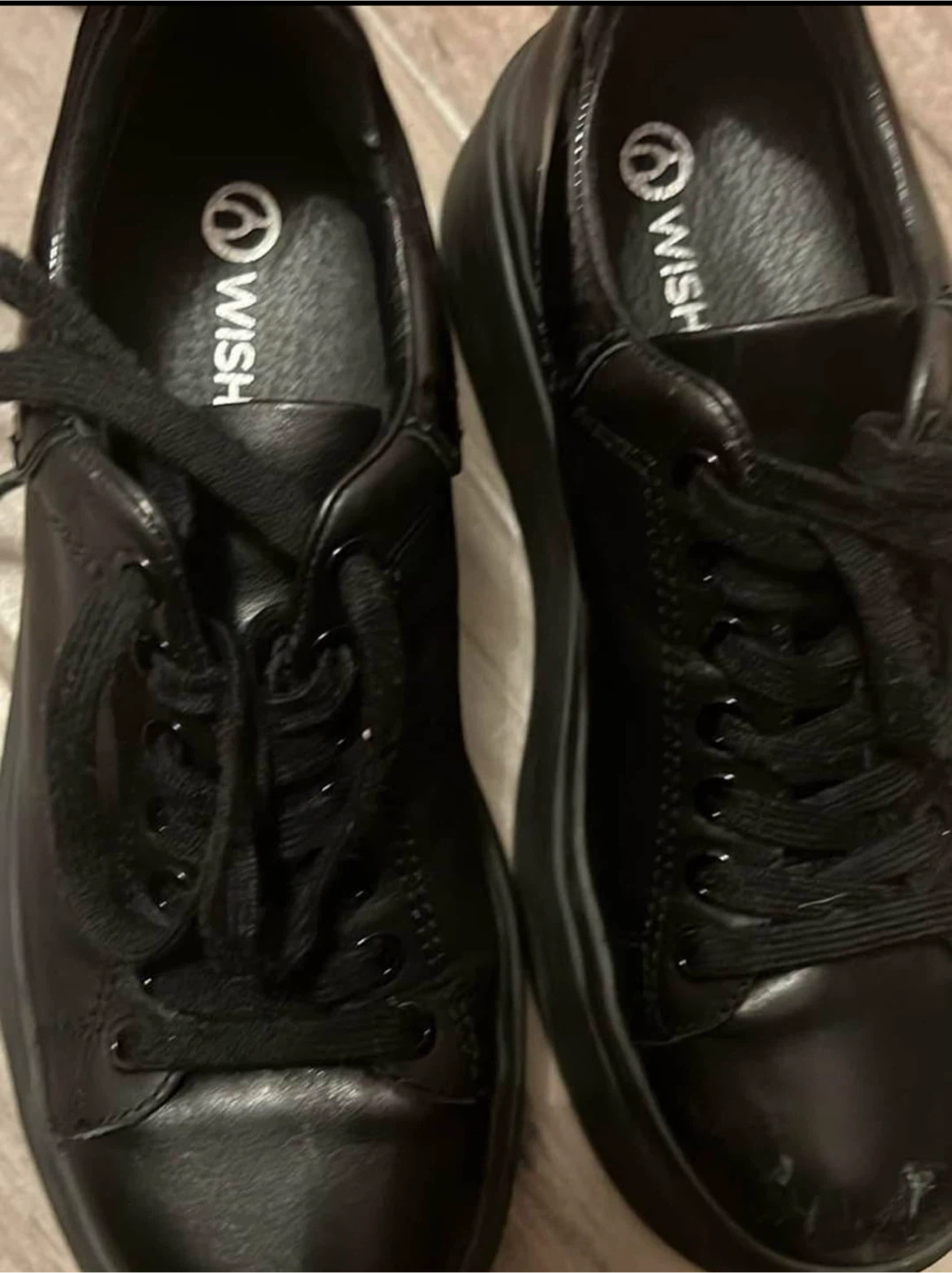 Wishbone Black Lace-Up Shoes