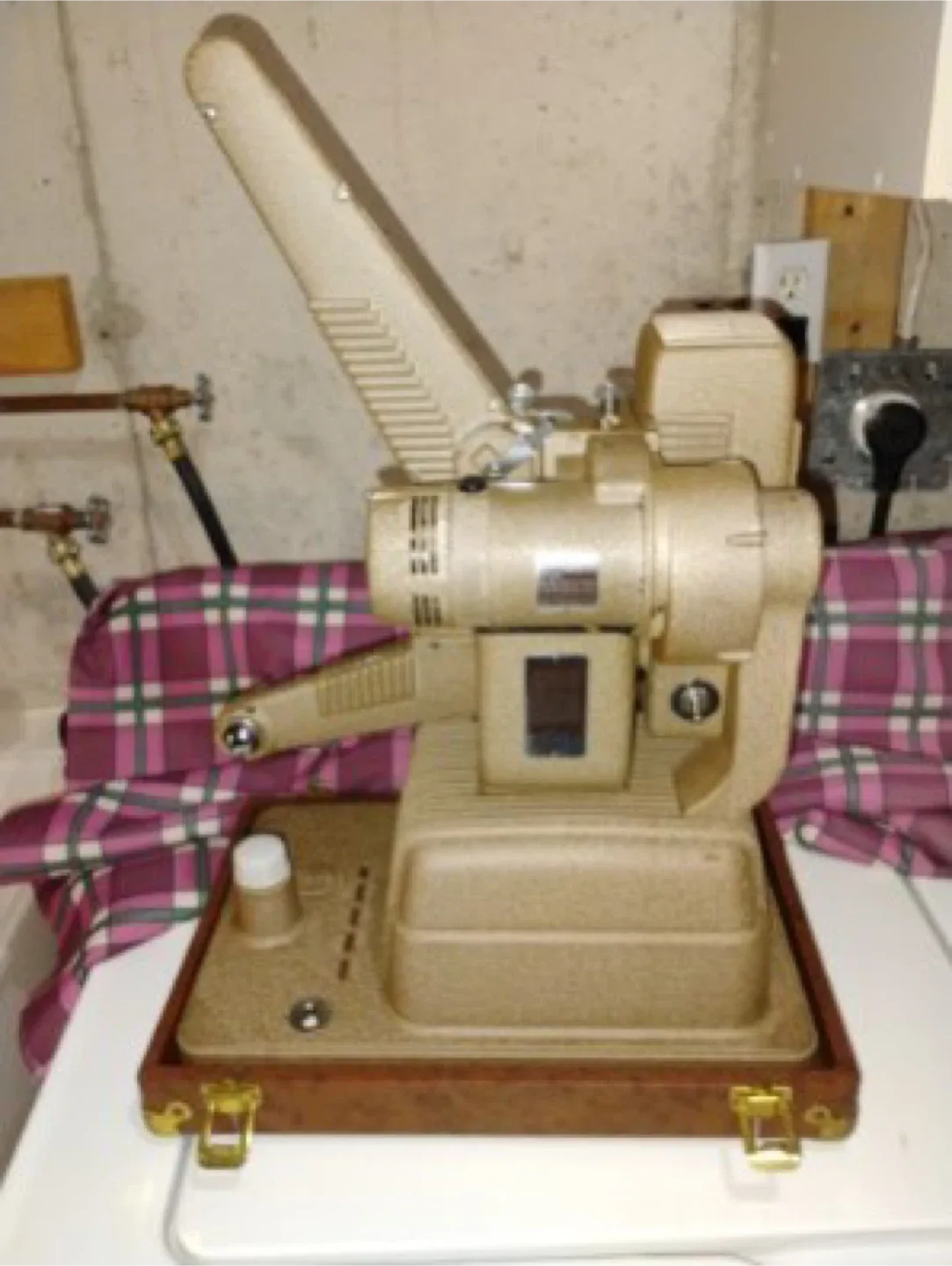 Vintage Sound Movie Projector with Case Revere Brand! image indicator(7)