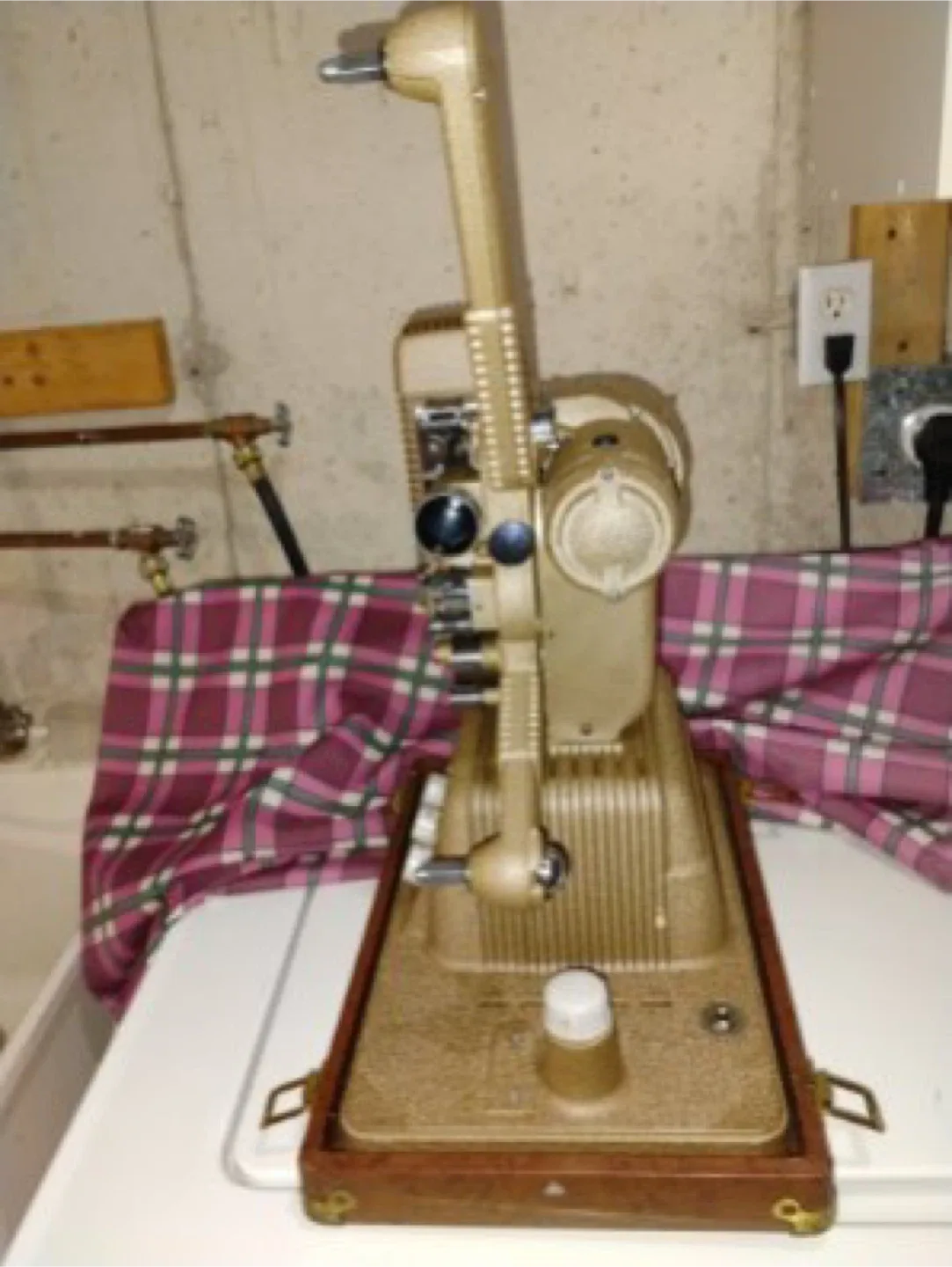 Vintage Sound Movie Projector with Case Revere Brand! image indicator(8)