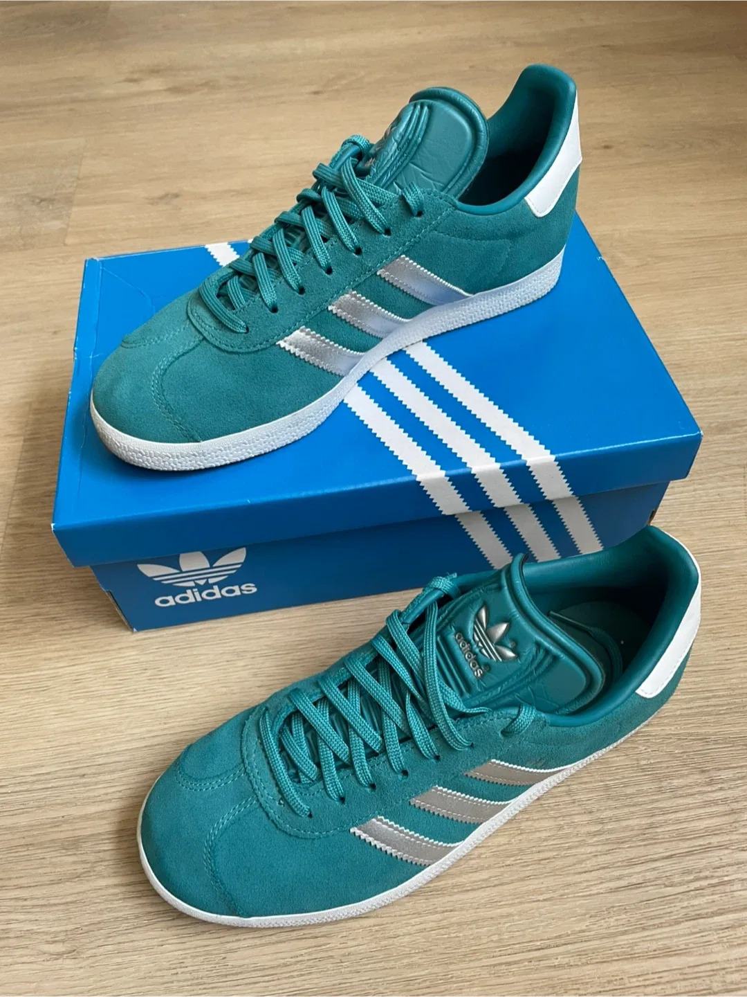 Adidas Gazelle Teal/Silver - size 7 thumbnail