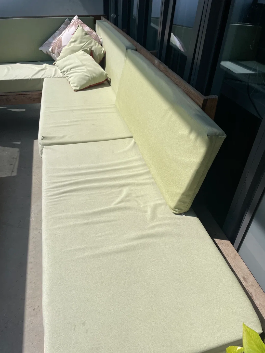 Outdoor Sectional Sofa and Table Set image indicator(4)