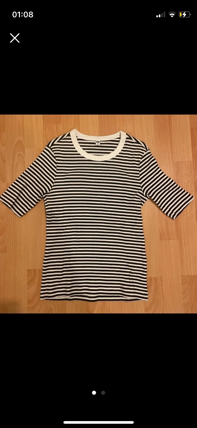 Uniqlo Striped ribbed T-Shirt - Size M thumbnail