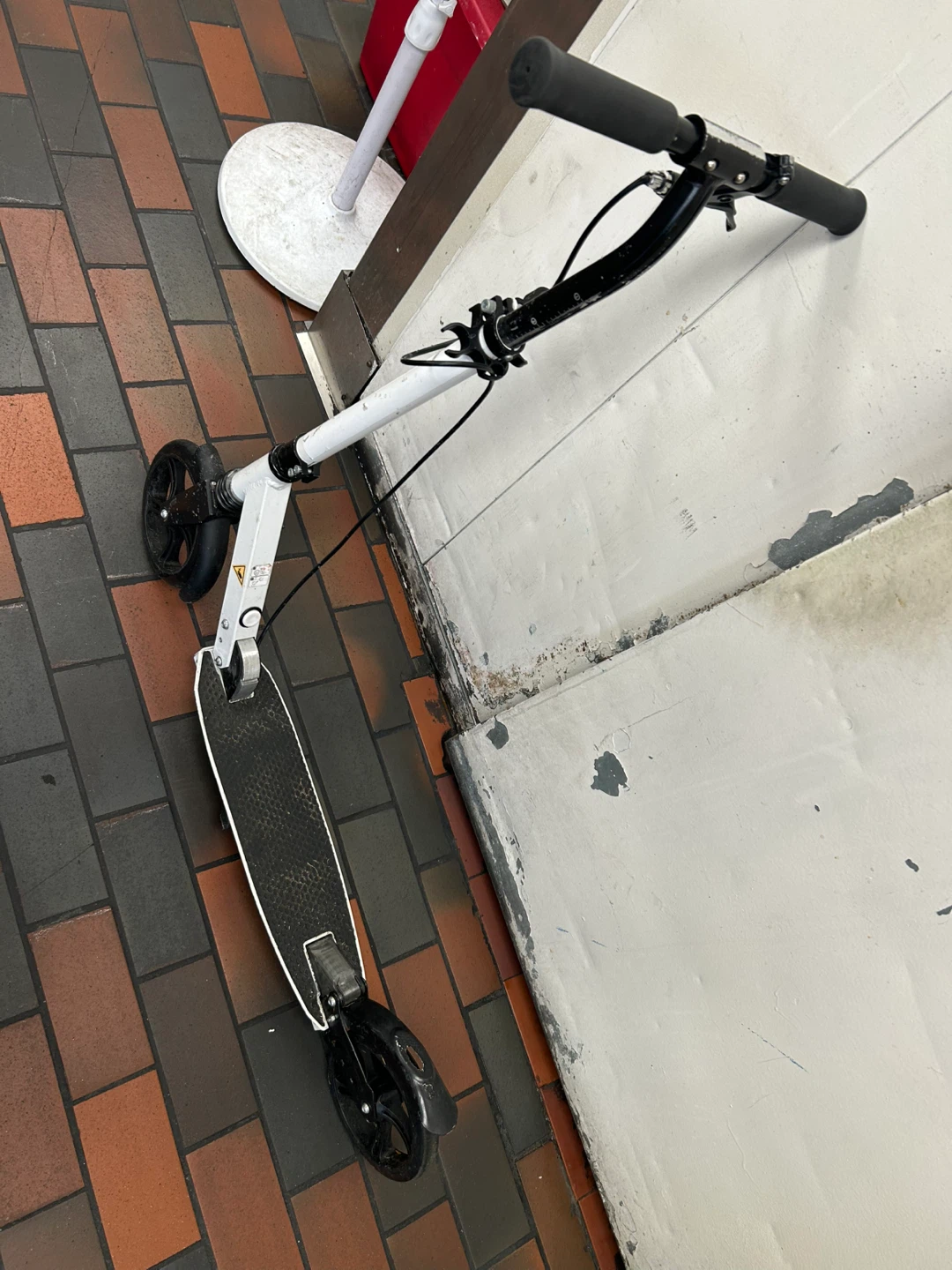 Kick Scooter - White & Black