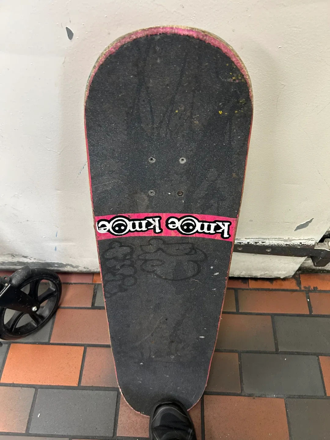 Used Skateboard - Knee Knee image indicator(2)