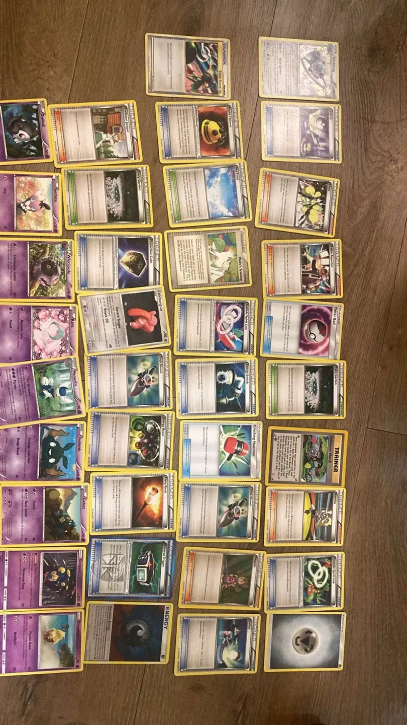 Pokémon Trading Cards Collection (600 cards) image indicator(4)