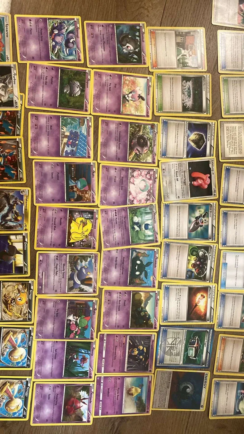 Pokémon Trading Cards Collection (600 cards) image indicator(3)