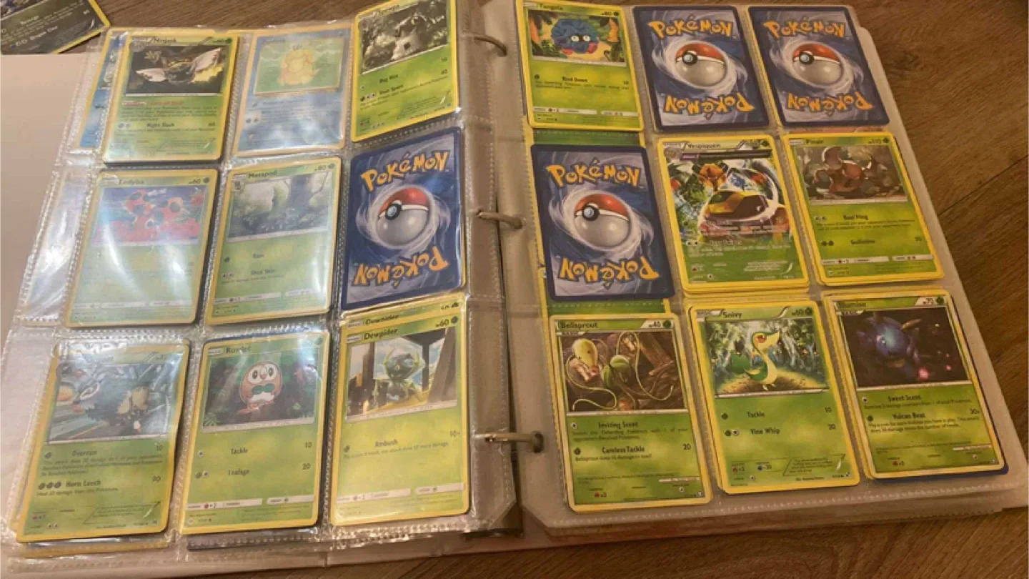 Pokémon Trading Cards Collection (600 cards) image indicator(5)