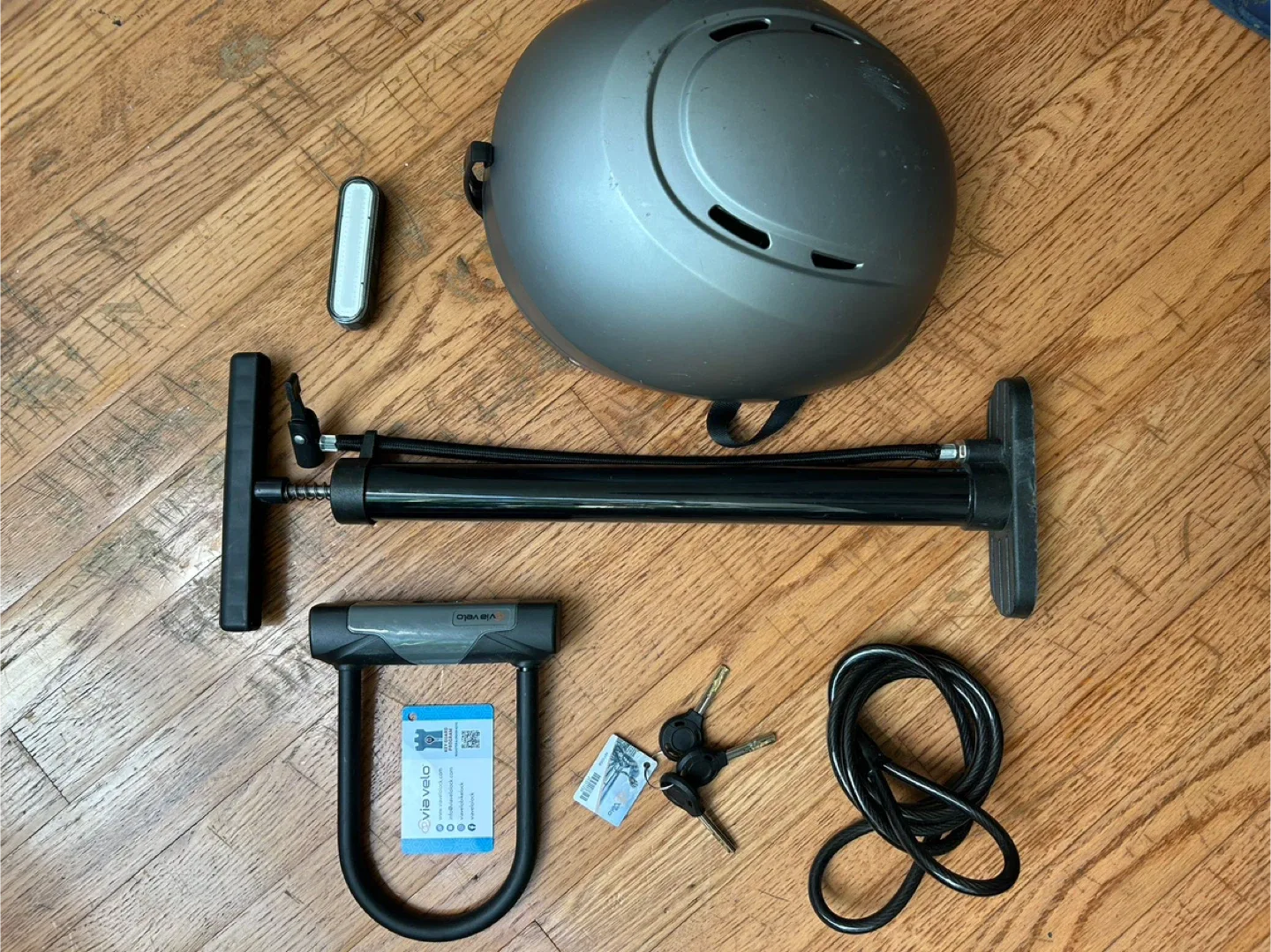 Supercycle Bike, Via Velo Lock, Findway Helmet & Accessories image indicator(3)