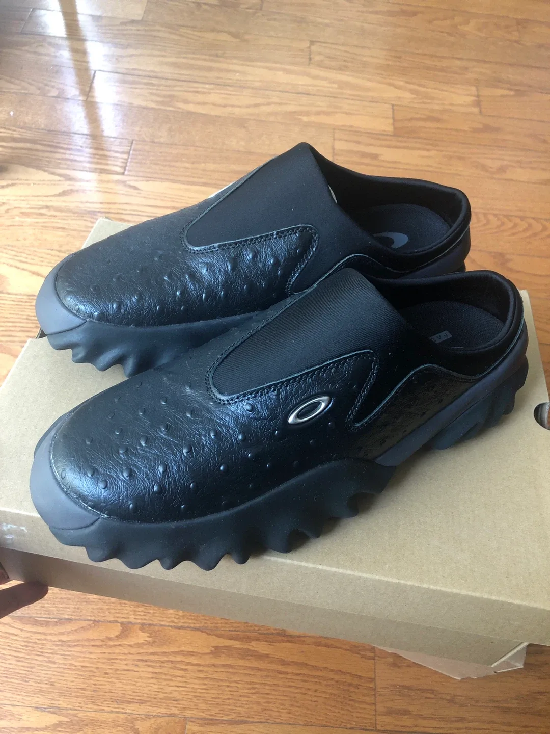 NEW Oakley Factory Ostrich Chop Saw Mules- Original Box image indicator(6)