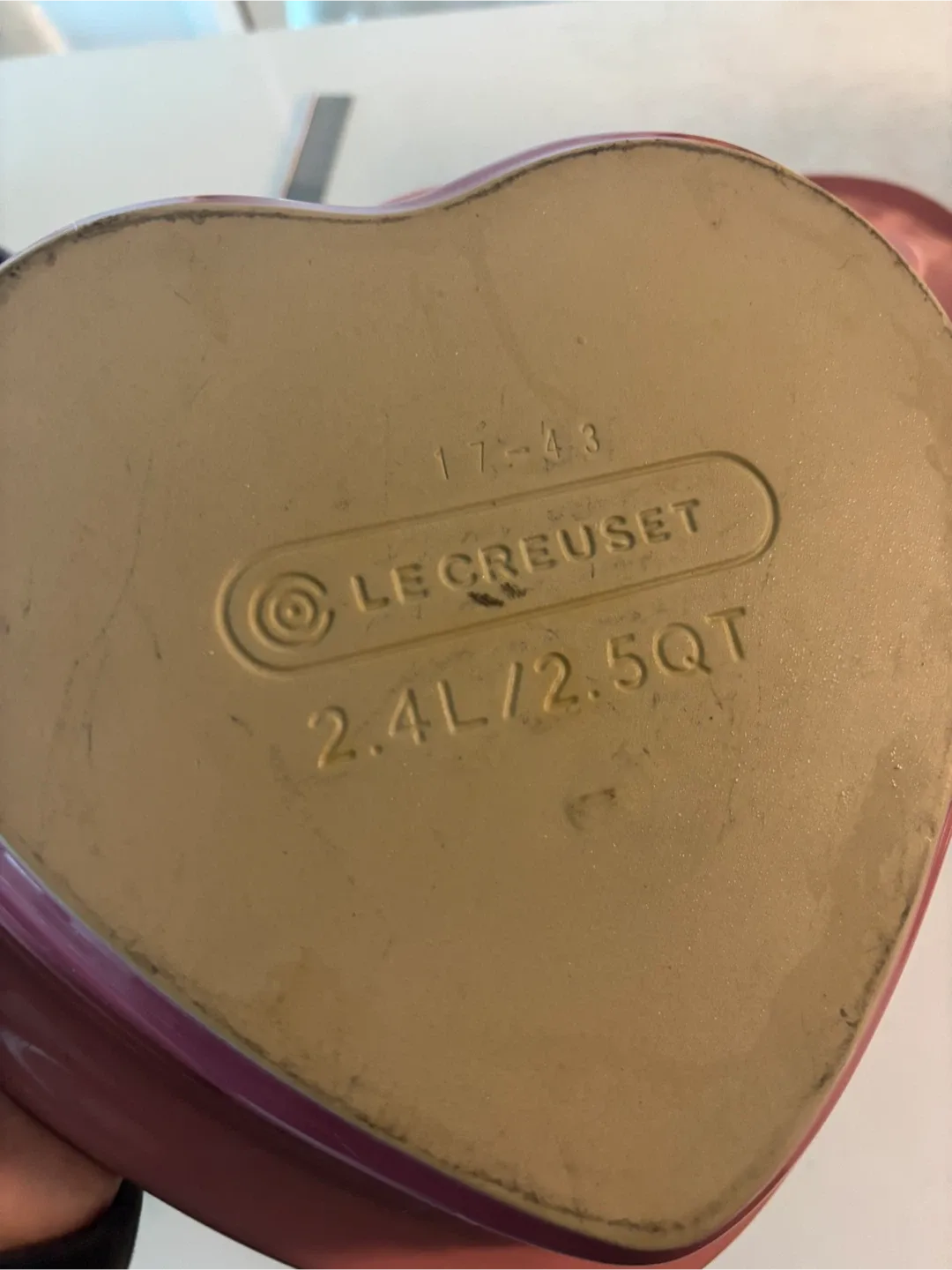 Le Creuset Heart Cocotte 2.4L Pink STONEWARE image indicator(3)