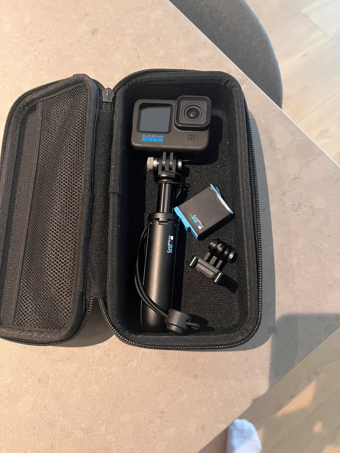 GoPro Hero 10 Black - Action Camera image indicator(2)