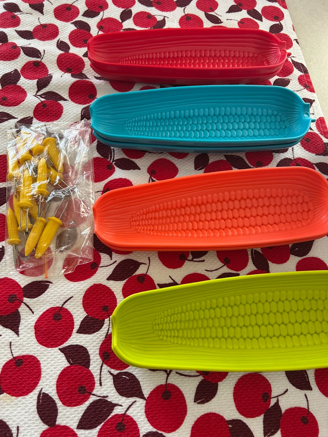 Corn on the Cob Serving Dishes with Holders