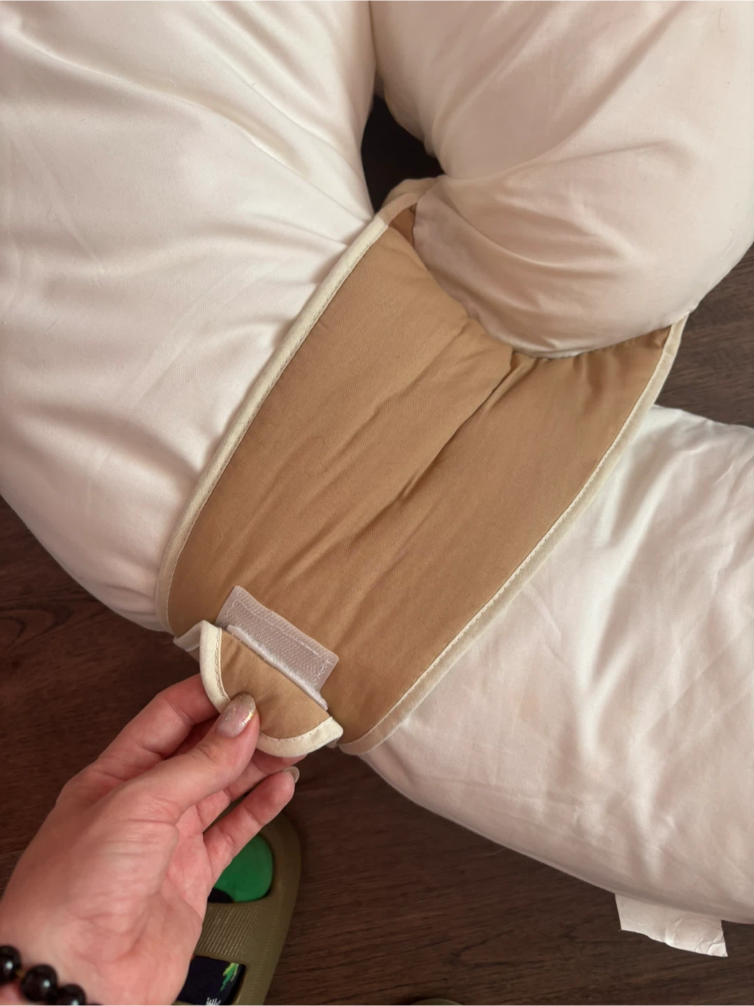 Leachco Pregnancy Pillow - White - photo 2