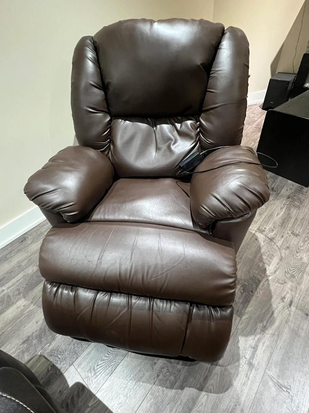 Brown Leather Recliner Chair image indicator(3)