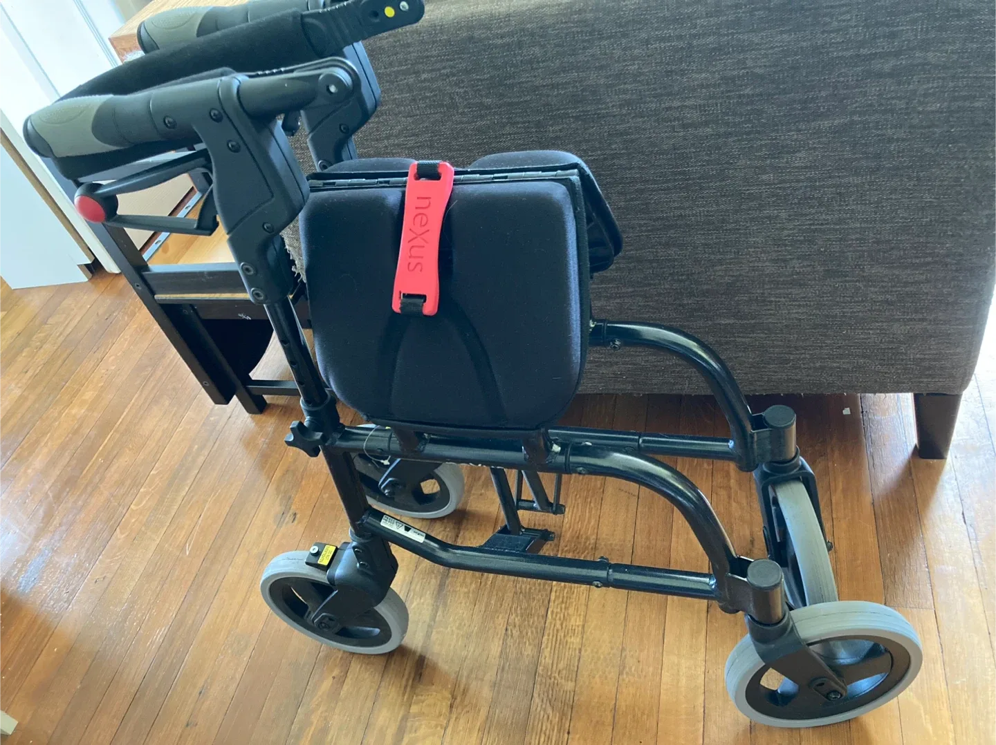 Nexus Walker with Seat image indicator(2)