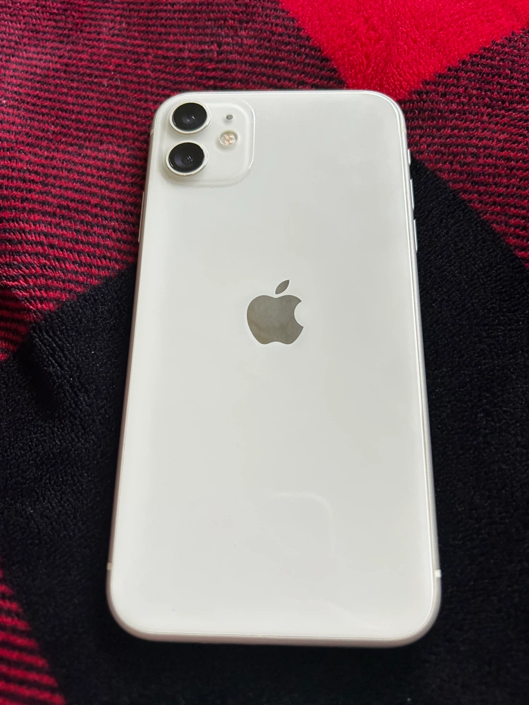 Apple iPhone 11 - White