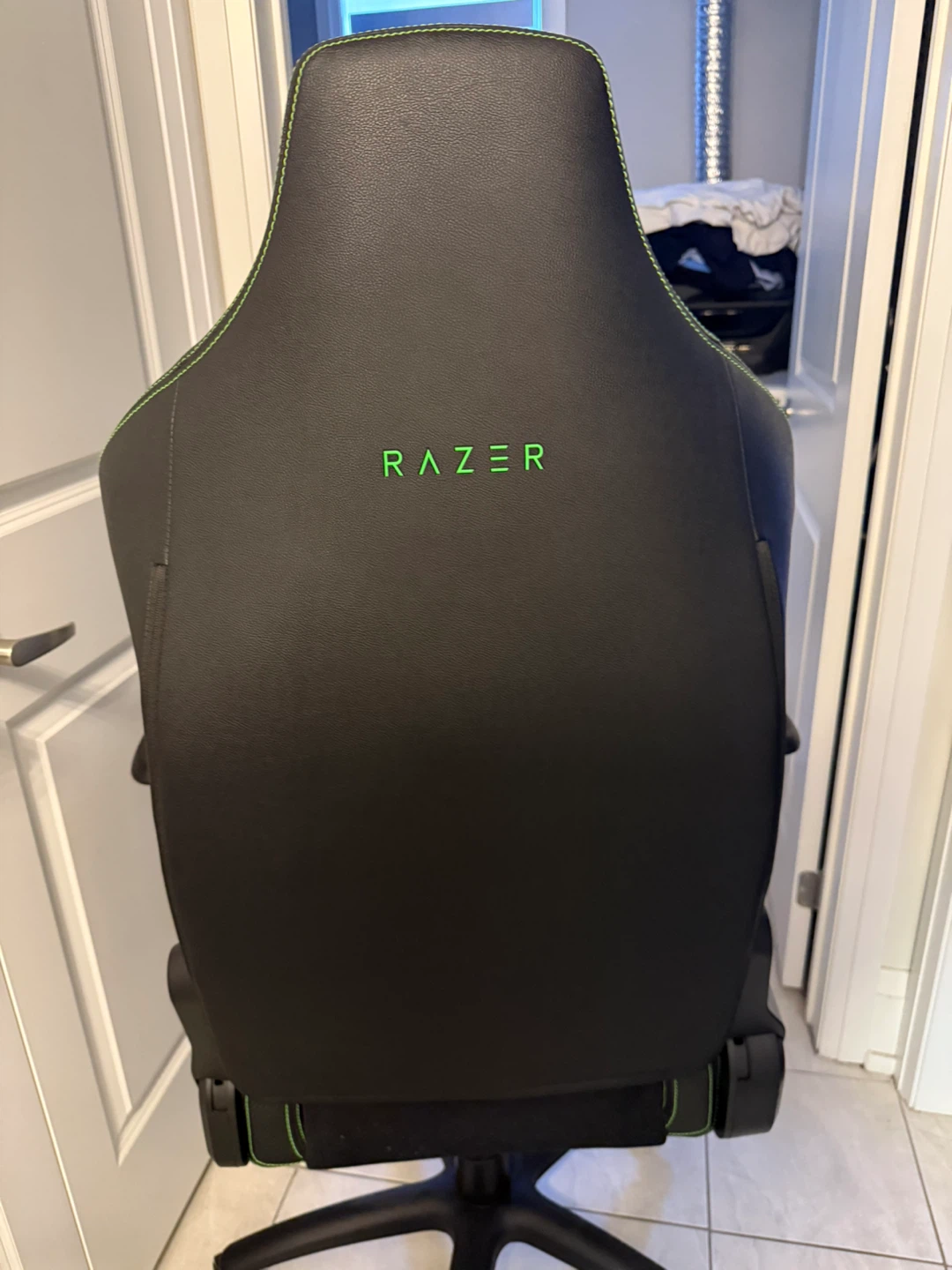 Razer Iskur X Gaming Chair - Black & Green - photo 2