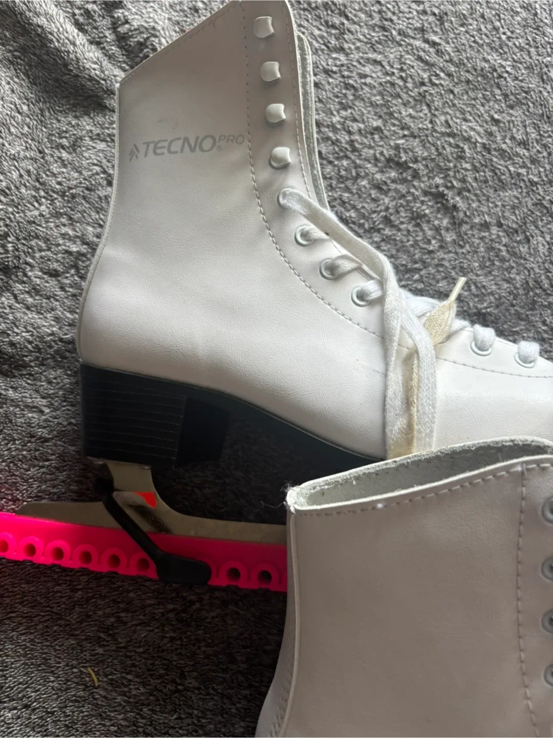 Tecno Pro White Ice Skates - Size 40 image indicator(2)