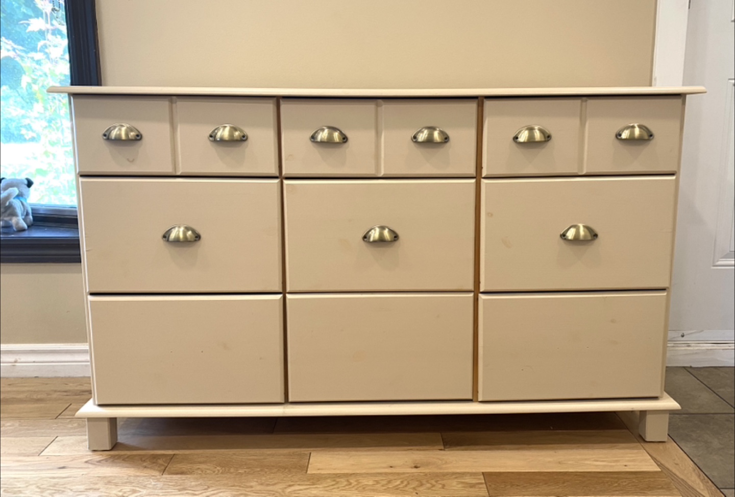 Cream White Pine Wood Dresser (CAN DELIVER)