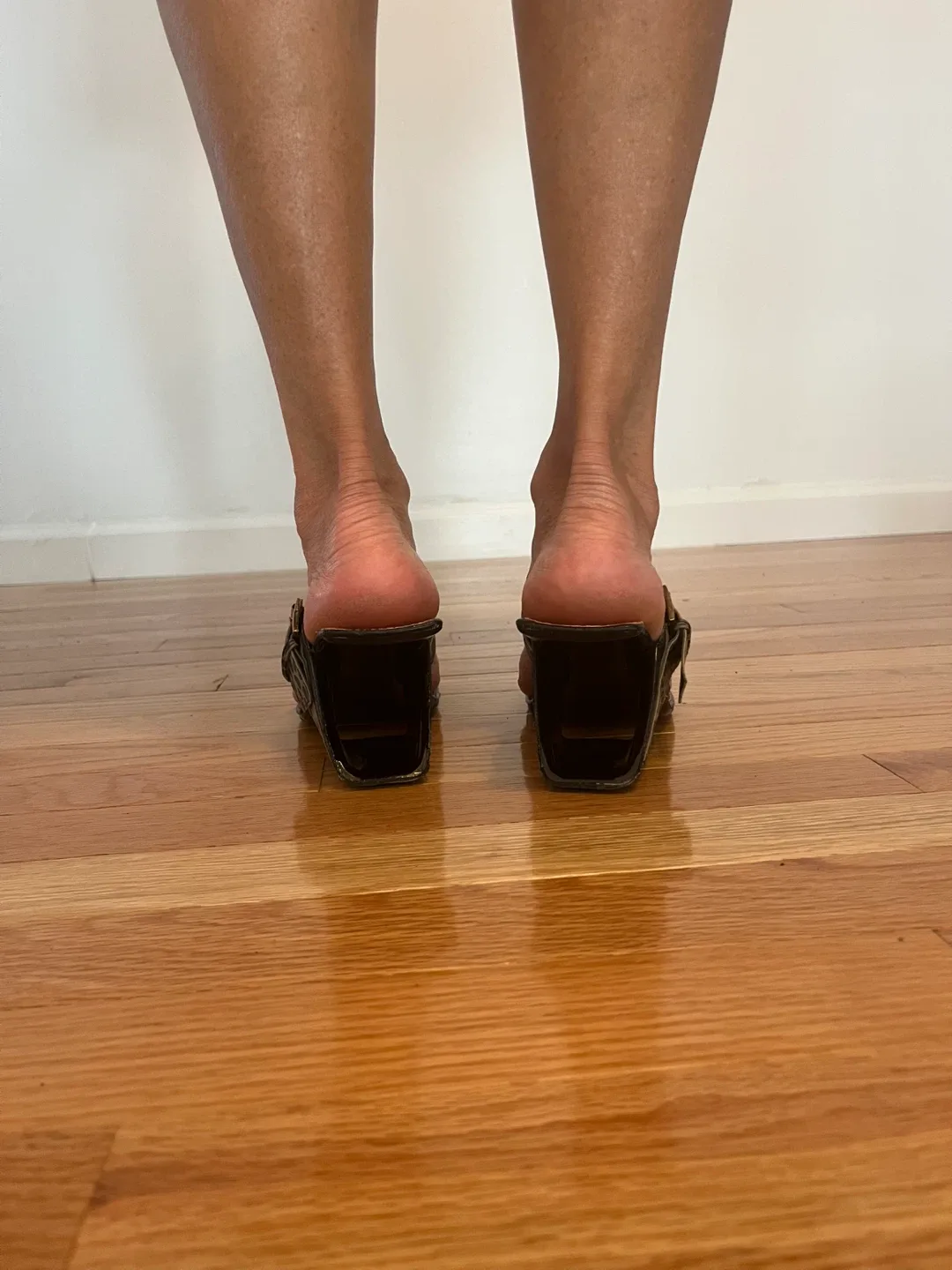 Unique Heels image indicator(3)