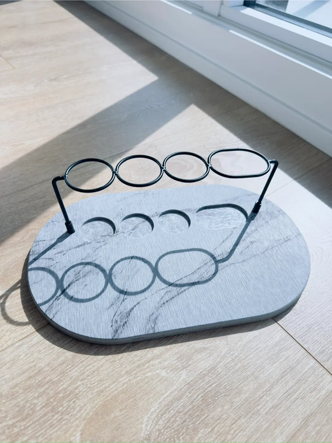 Toothbrush stand with stone drying base thumbnail