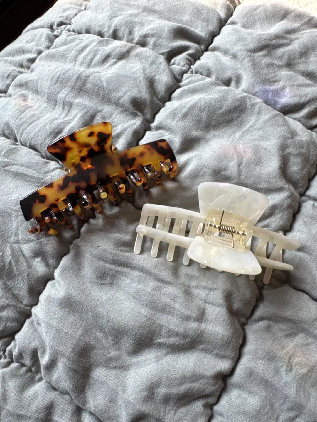 Two Hair Claw Clips - Tortoise & Pearl thumbnail