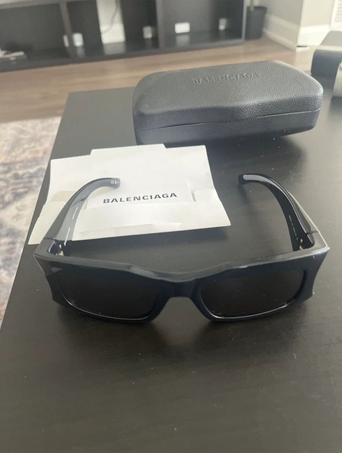 Balenciaga sunglasses image indicator(2)